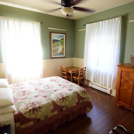 Auberge Le St-Georges Chicoutimi Esterno foto