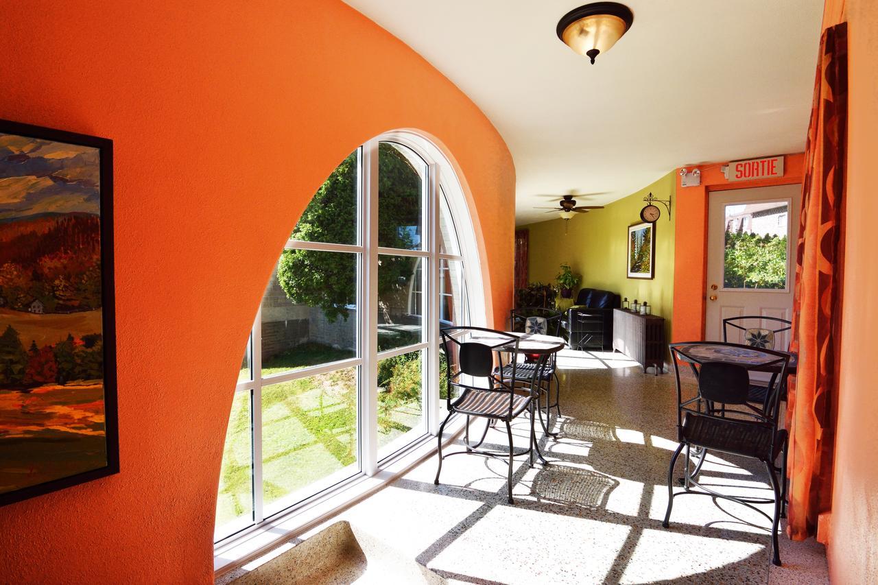 Auberge Le St-Georges Chicoutimi Esterno foto