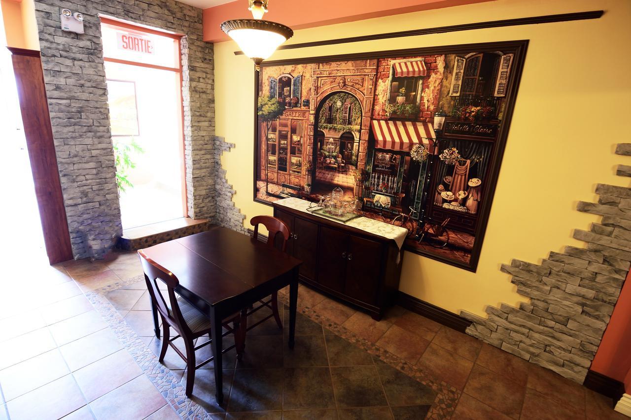 Auberge Le St-Georges Chicoutimi Esterno foto