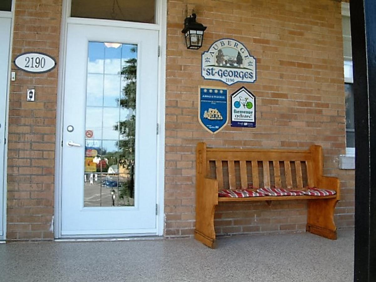 Auberge Le St-Georges Chicoutimi Esterno foto