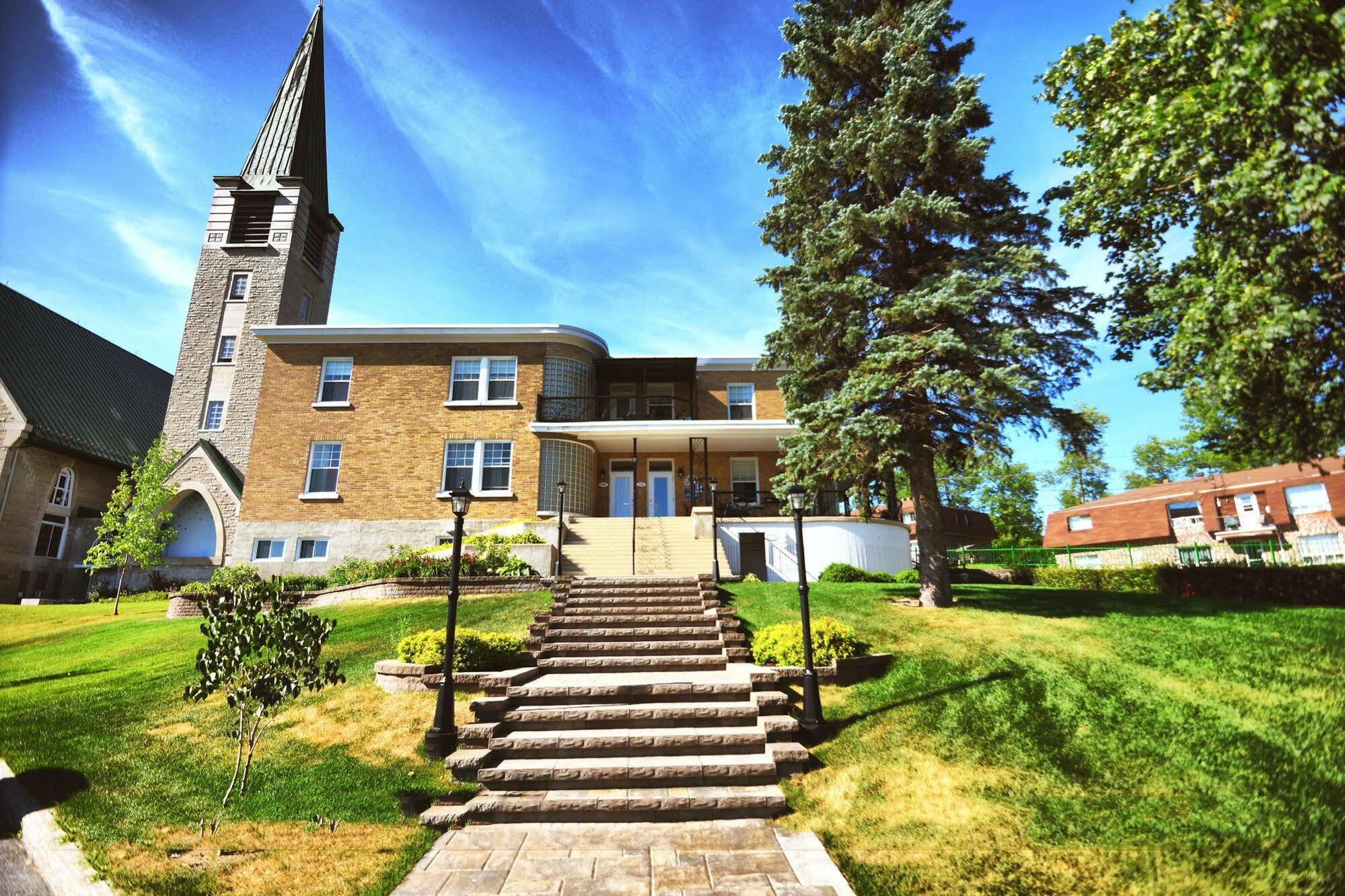 Auberge Le St-Georges Chicoutimi Esterno foto
