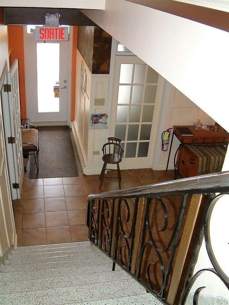 Auberge Le St-Georges Chicoutimi Esterno foto