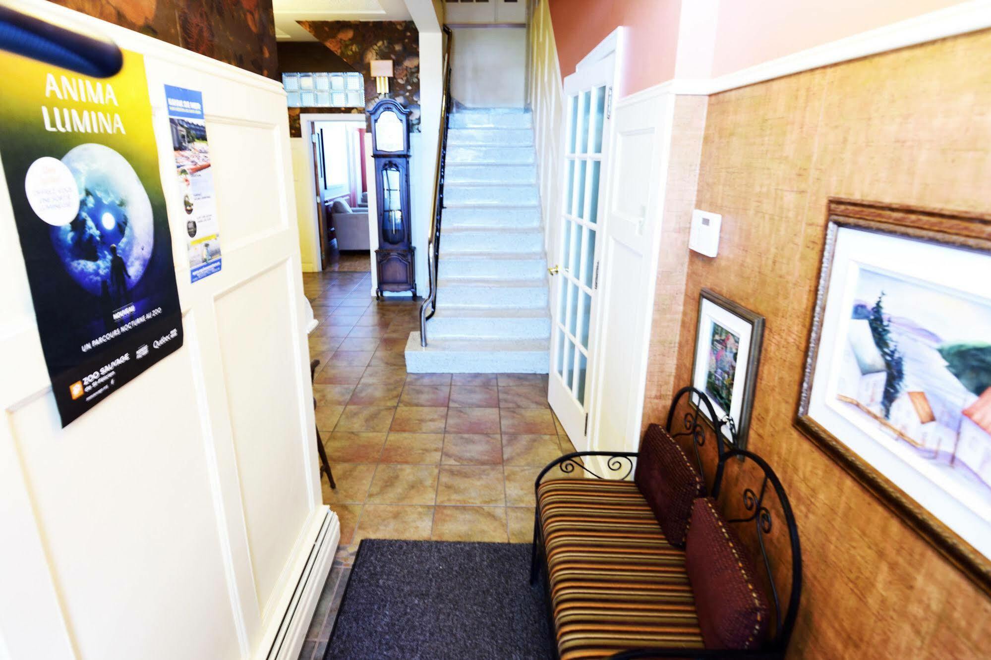 Auberge Le St-Georges Chicoutimi Esterno foto